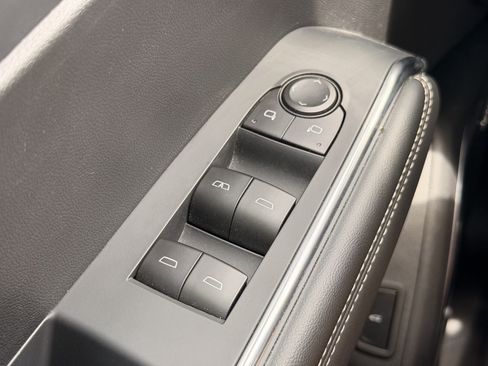 Used 2025 GMC Acadia Elevation FWD image 18
