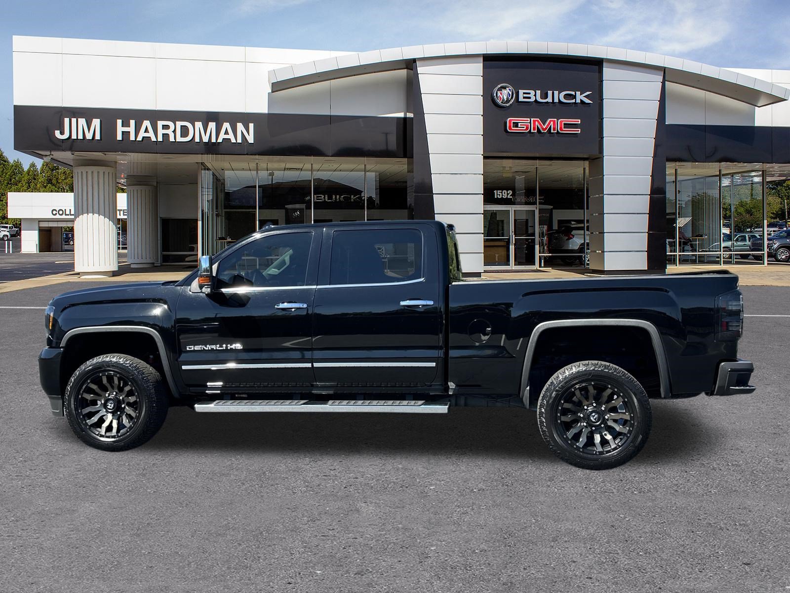 Used 2016 GMC Sierra 2500 Denali w/ Duramax Plus Package AWD/4WD image 4