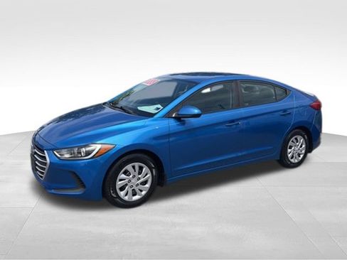 Used 2017 Hyundai Elantra SE FWD image 19