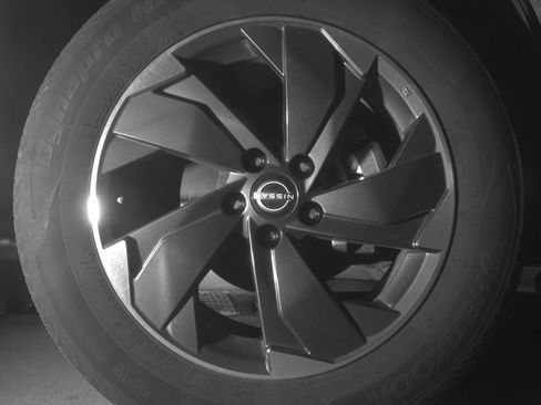 Used 2025 Nissan Rogue SV AWD/4WD image 13