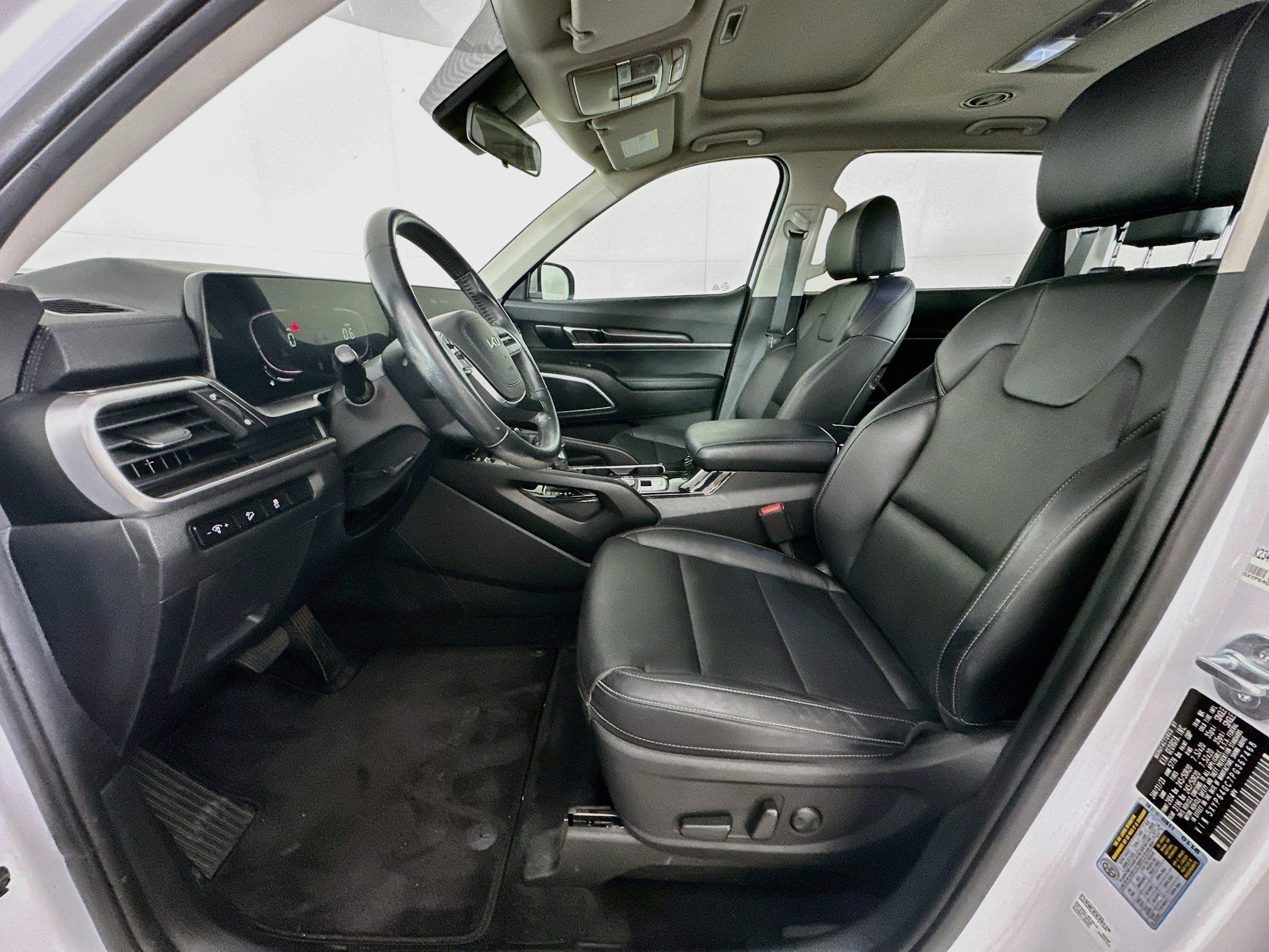 Used 2023 Kia Telluride S w/ S Sunroof Package FWD image 13