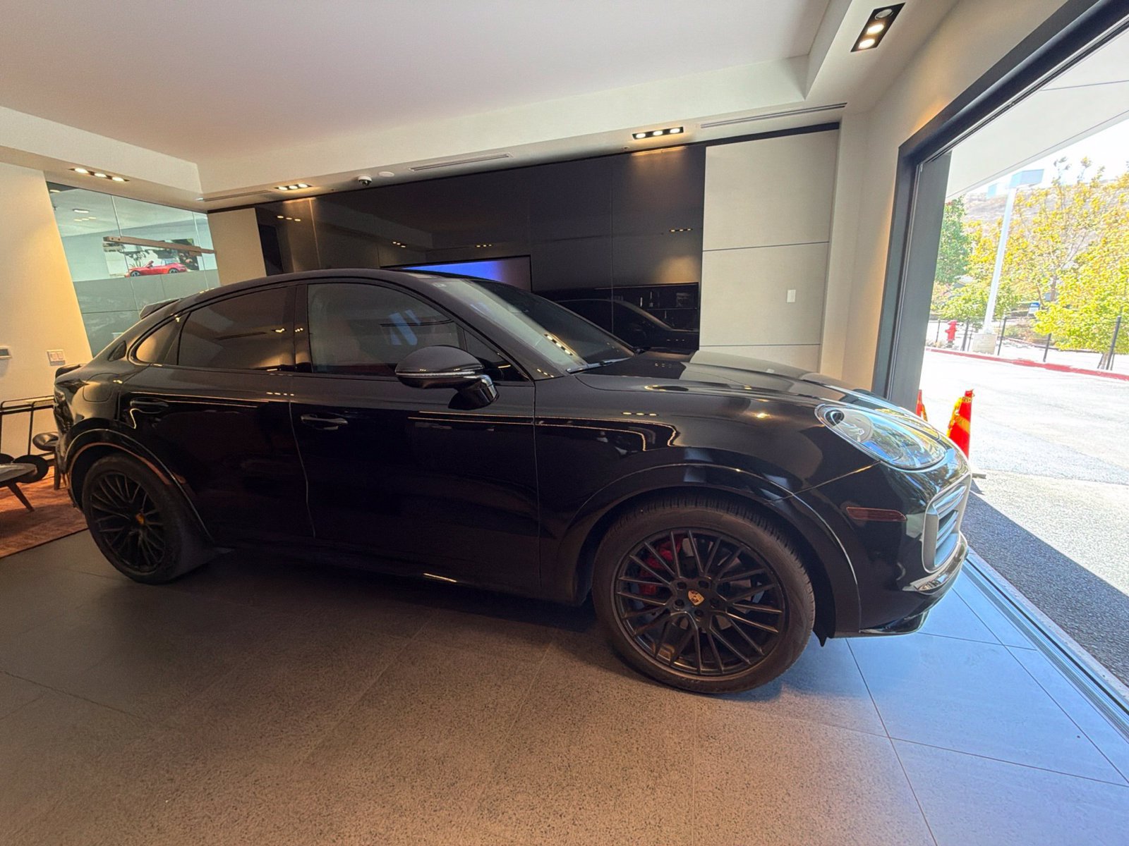 Used 2023 Porsche Cayenne GTS AWD/4WD image 4