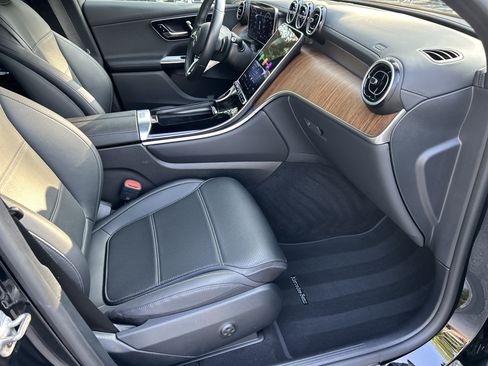 Certified 2025 Mercedes-Benz GLC 300 image 47