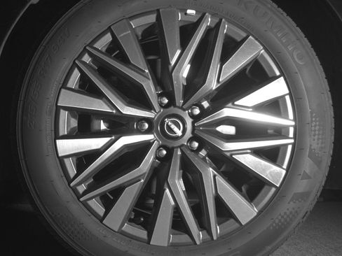 Used 2025 Nissan Altima 2.5 SV image 12