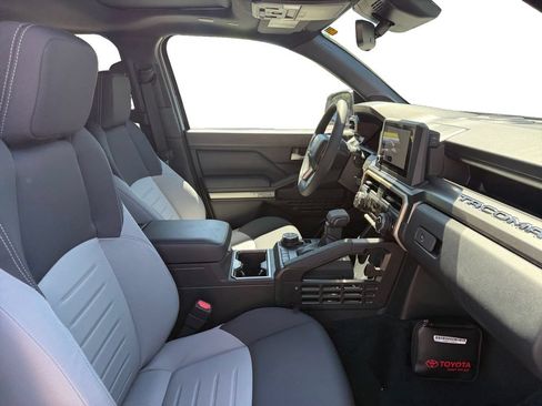 New 2026 Toyota Tacoma TRD Off-Road w/ TRD Off Road Upgrade Package AWD/4WD image 18