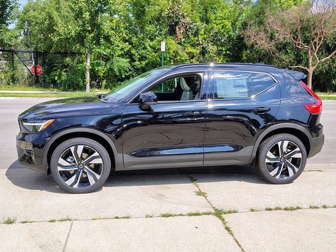 New 2026 Volvo XC40 B5 Ultra w/ Protection Package Premier AWD/4WD image 7