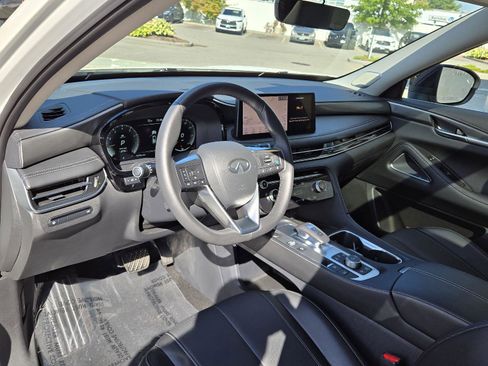 Certified 2025 INFINITI QX60 Luxe image 4