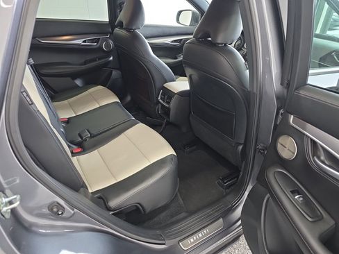 Used 2023 INFINITI QX55 Essential image 11