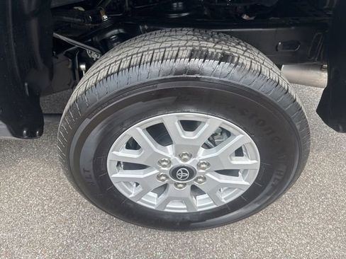 Used 2024 Toyota Tacoma SR5 AWD/4WD image 12
