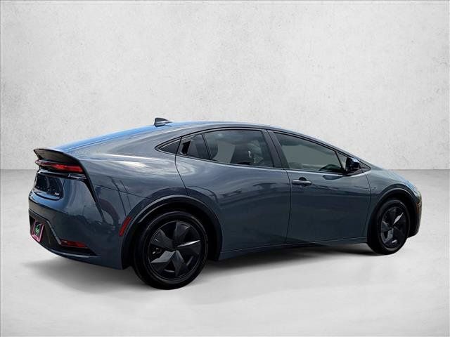 Used 2025 Toyota Prius LE FWD image 8