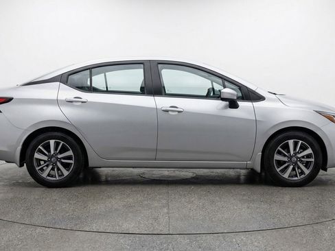Used 2025 Nissan Versa SV FWD image 11