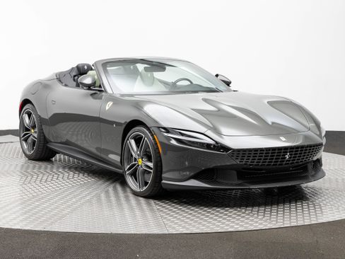 Certified 2025 Ferrari Roma Spider RWD image 11