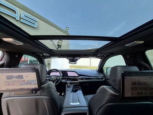 Used 2023 Cadillac Escalade ESV V AWD/4WD image 25