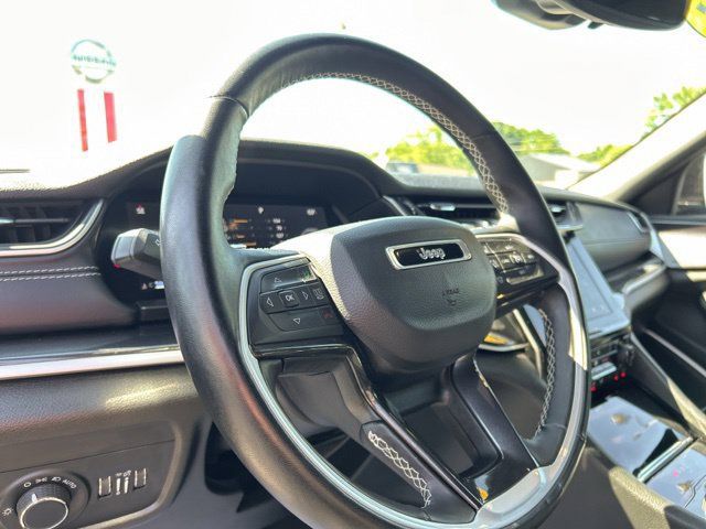 Used 2022 Jeep Grand Cherokee Altitude AWD/4WD image 31
