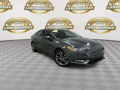 Used 2017 Ford Fusion SE w/ Equipment Group 601A FWD image 5