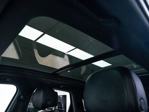 Used 2024 Porsche Cayenne image 16