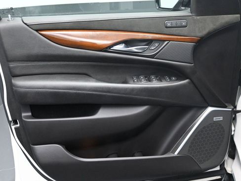 Used 2020 Cadillac Escalade Premium Luxury w/ LPO, Radiant Package image 23