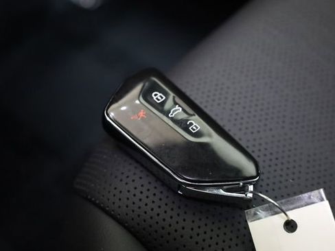 Used 2023 Volkswagen ID.4 Pro S Plus image 29