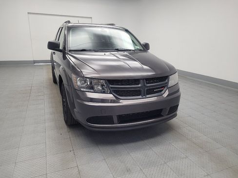 Used 2020 Dodge Journey SE w/ SE Popular Equipment Group FWD image 14