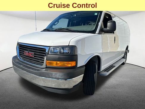 Used 2024 GMC Savana 2500 w/ Driver Convenience Package image 5