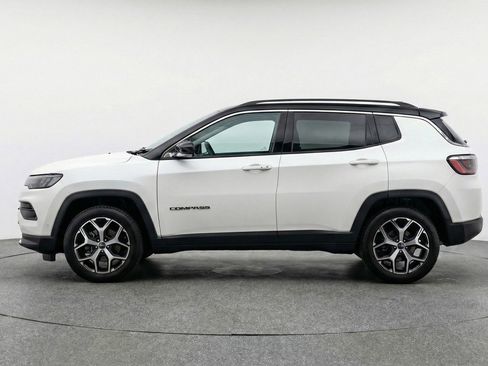 Used 2025 Jeep Compass Limited image 5