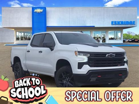 Used 2025 Chevrolet Silverado 1500 LT Trail Boss w/ Convenience Package II AWD/4WD image 1