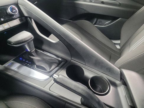 Used 2024 Hyundai Elantra SEL FWD image 26