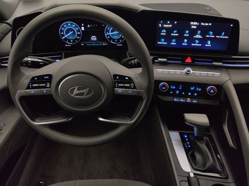 Used 2024 Hyundai Elantra SEL FWD image 22