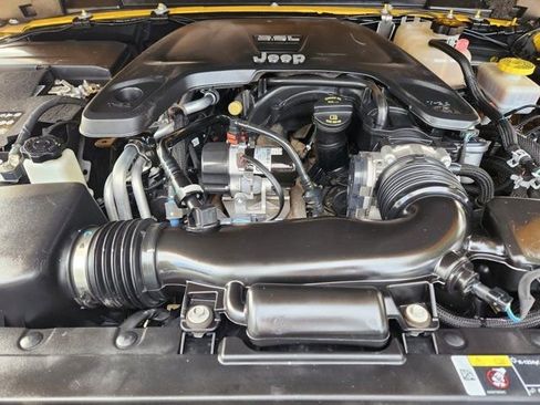 Used 2021 Jeep Wrangler Unlimited Sport image 32