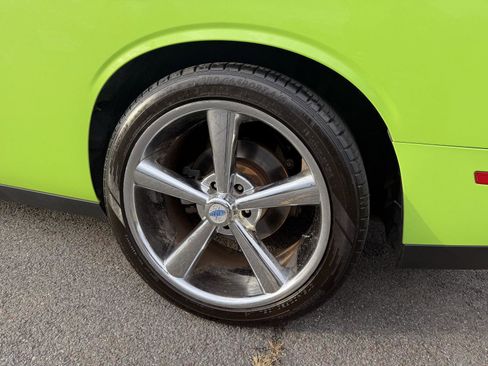 Used 2015 Dodge Challenger R/T image 36