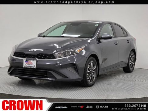 Used 2023 Kia Forte LXS image 3