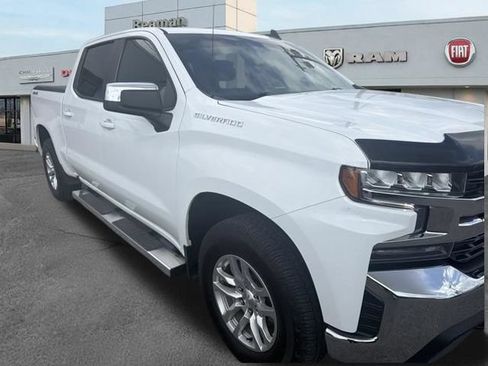 Used 2021 Chevrolet Silverado 1500 LT w/ Convenience Package II AWD/4WD image 2