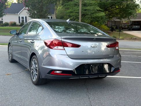 Used 2020 Hyundai Elantra Limited FWD image 4