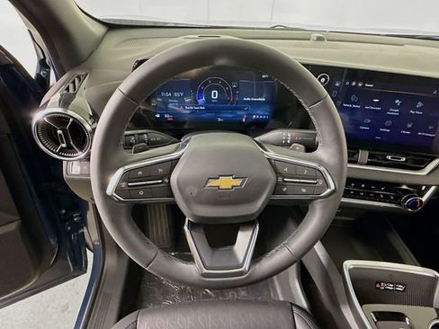 New 2026 Chevrolet Equinox LT w/ Convenience Package II FWD image 13