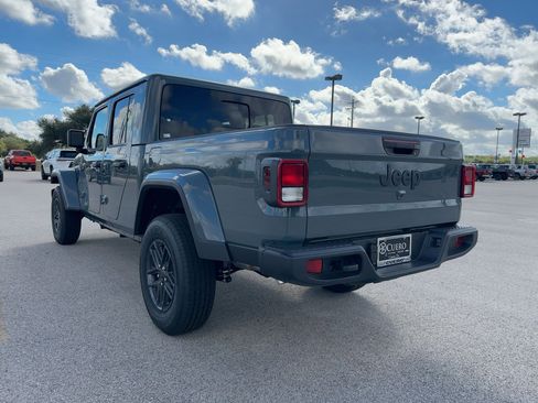 New 2025 Jeep Gladiator Sport AWD/4WD image 3