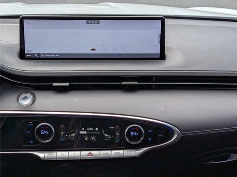 Used 2022 Genesis GV70 3.5T Sport w/ Sport Prestige Package AWD/4WD image 18