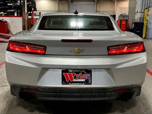 Used 2017 Chevrolet Camaro LT RWD image 5