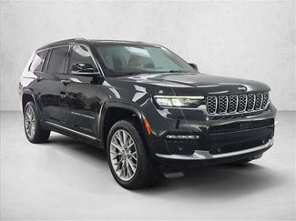 Used 2023 Jeep Grand Cherokee L Summit w/ Advanced Protech Group IV AWD/4WD video 3