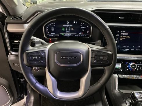 Used 2023 GMC Sierra 1500 Denali w/ Technology Package AWD/4WD image 11