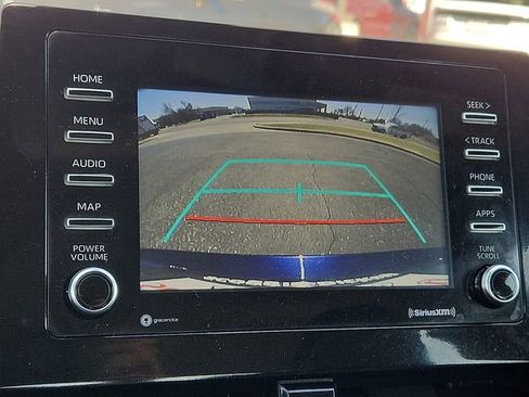 Used 2022 Toyota Camry SE image 19