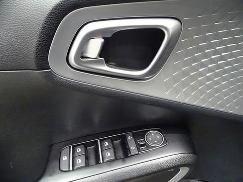 Used 2023 Kia Soul LX w/ Option Group 015 image 17