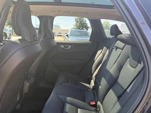 Used 2023 Volvo XC60 B5 Plus w/ Climate Package AWD/4WD image 16