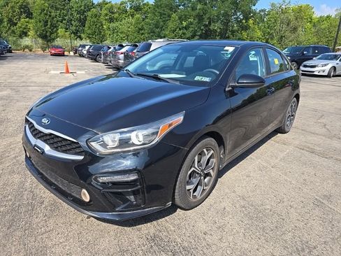 Certified 2021 Kia Forte LXS FWD image 3