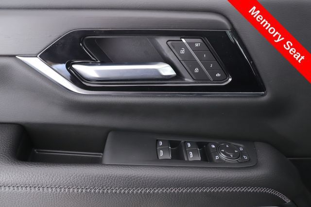 Used 2026 GMC Yukon Denali w/ Sun & Power Step Package AWD/4WD image 21