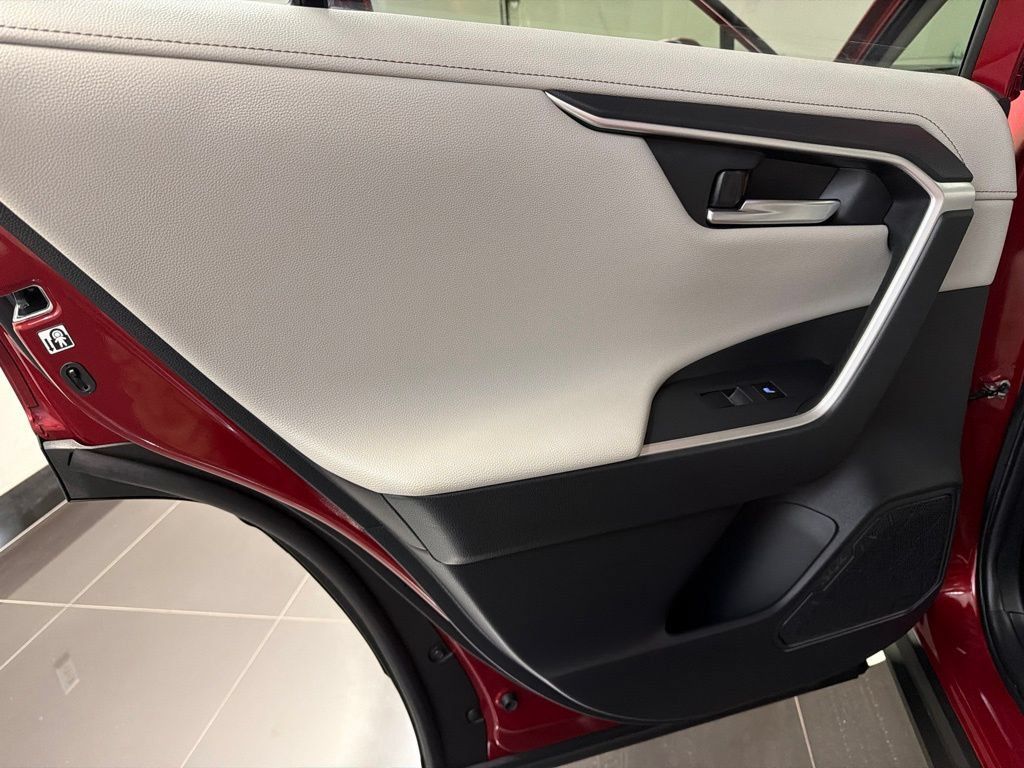 Used 2019 Toyota RAV4 Limited w/ Cold Weather Package AWD/4WD image 35