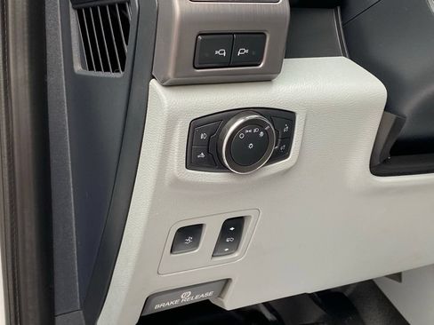 Used 2022 Ford F450 Limited w/ FX4 Off-Road Package AWD/4WD image 12