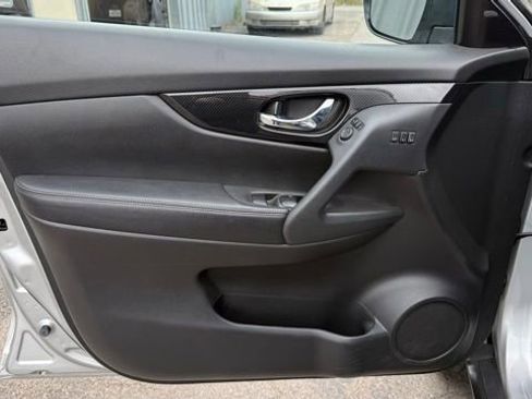 Used 2017 Nissan Rogue SL AWD/4WD image 14