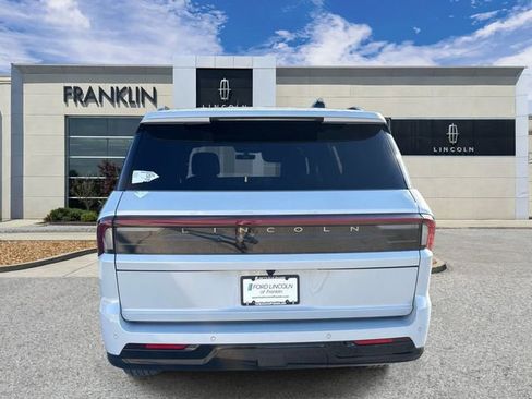 New 2026 Lincoln Navigator Reserve w/ Jet Appearance Package AWD/4WD image 6