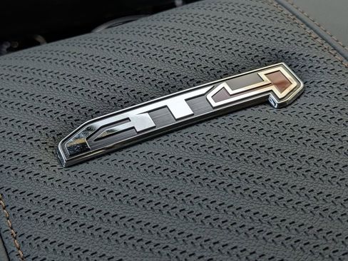 New 2026 GMC Yukon XL AT4 w/ AT4 Premium Package AWD/4WD image 15