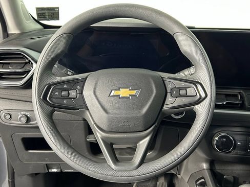 Used 2024 Chevrolet TrailBlazer LS AWD/4WD image 24